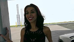 A francba! Nézd Lilith Lips farkszopását a Reality Kings promóban!