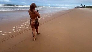 Fui na praia de nudismo com gostosas fazendo putaria