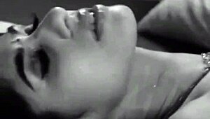 في اليوم الذي مضى، silence01 جمعت أحلى الكلاسيكيات الإيروتيكية النسائية