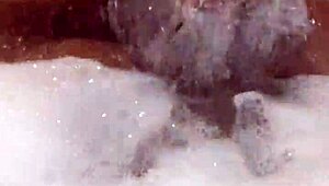 Look at this in jacuzzi 😏 come have fun