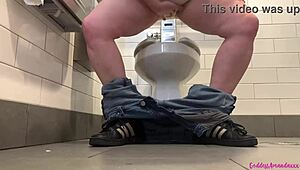 Man, check these bouncing boobs and dirty feet pissing! 😅