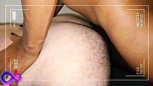 Depois Que Treparam Uma Vez Esses Dois Caíram no Desejo e Fizeram Sexo no Meio da Sala Passivo Gemendo de Prazer