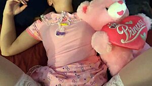 Σφιχτή Πούτσα Μικρής Θετής Κόρης Γεμίζει με Κρεμάσπυρμα Θετού Πατέρα