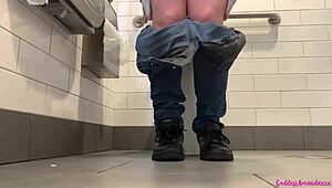 Man, check these bouncing boobs and dirty feet pissing! 😅