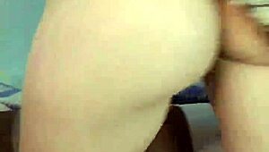Teen dances reaggaeton mix on webcam