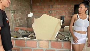 I follo my boss's enorme coño for the first time and me corro inside el.