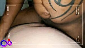 Depois Que Treparam Uma Vez Esses Dois Caíram no Desejo e Fizeram Sexo no Meio da Sala Passivo Gemendo de Prazer