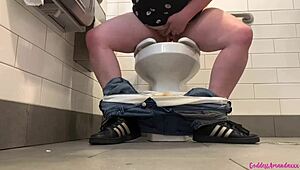 Man, check these bouncing boobs and dirty feet pissing! 😅