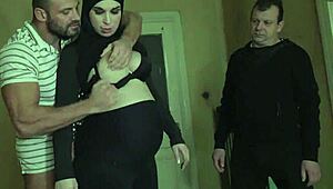 امرأة مسلمة حامل، تريدين الشعور بلمسة؟