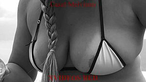 Minha Esposa Fazendo Xixi Na Praia Um Bem Comprido