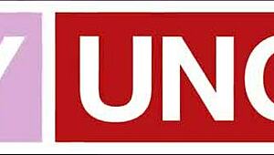 Twink con huevos azules se come el culo rojo a pelo