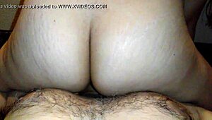 Teen Girl Squirts During Oral Sex With Golden Shower