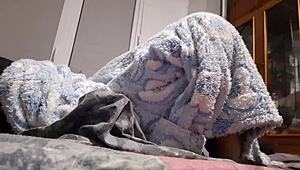 Girls Fly Orgasm in Cold Apartment Fuck-Room