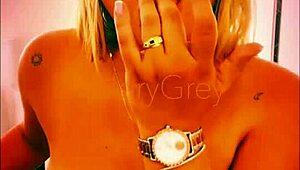 Omg, look at Valerygrey's sexy thick juicy ass on webcam! Want to see her masturbate?