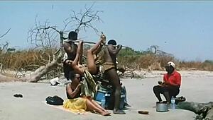 hey, have you seen indian actress kitu gidwani topless in french flick?