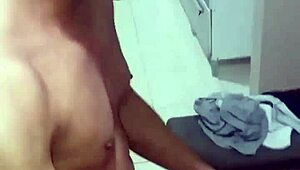 깊은 감정과 쾌감 가득한 뜨거운 게이 섹스