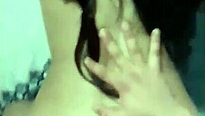 שכן מזיין מילף בקאוגירל כשבעל לא בבית