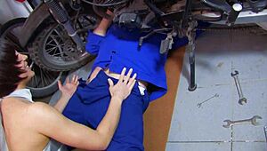 Kumalott - I'm obsessed with this petite Latina blowing the mechanic