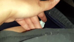 I caught my neighbor in the toilet, joined her for lesbian fun! 😍