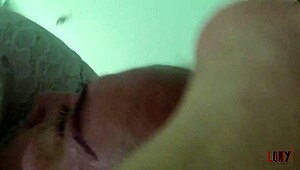 Brazilian girls dominate with golden shower