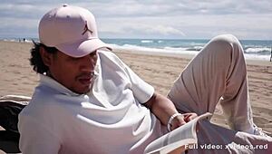 She lured me into wild beach banging in public