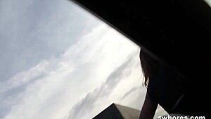 ثعلبة تشيكية نحيفة التقطتها في الموقف لنيك سريع مقابل فلوس