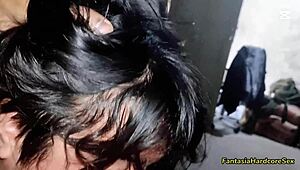 Tiktok İzliyorum ve Arkadaşımın Memelerine Boşalıyorum.