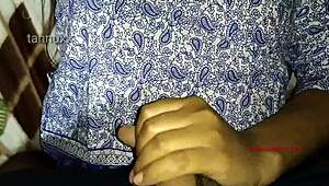 Не верю, что моя индийская учительница из колледжа заставила меня трахать ее так жестко