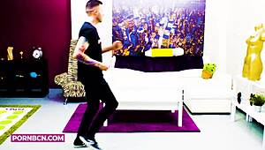 Hot milf brunette big ass latina fucking with a real pornstar and youtuber on a show of the taster 😍