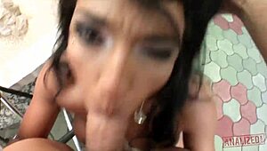 Egzotik Esmer Loona Luxx Açık Havada Sert Anal Dövme Alıyor