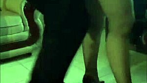 見知らぬデカチンに跨がって絶頂！巨乳揺れまくり手コキフェラ