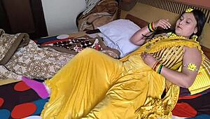 Podívej se na mou mastnou mladost s sexy hospodyňkou, která tančí a cucá