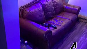 Breeding my boss's wife while he's not home