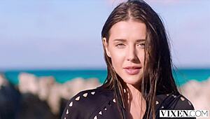 Vixen threesomes keep us warm with face sitting fun