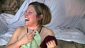 La naiba, gangbang-ul doamnei Amy se termină cu o explozie facială masivă!