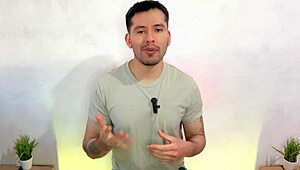 jefe barista pone al nuevo empleado de la cafeteria a que le mame la vergota en el almacen y en los baños del trabajo relato sexual