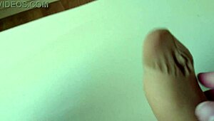 uhh, havin fsh fun with my bbw nylon foot slut in bed!