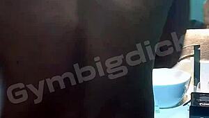 Azjatycka gejowska para amatorów rżnie bareback