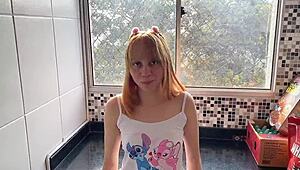 Nevlastní táta chtěl můj těsný zadek jako hlavní chod po kávě