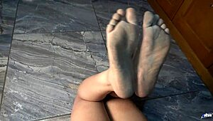 Custom Video Of Curvy Latina Amateur In Bathing Suit With Feet Fetish