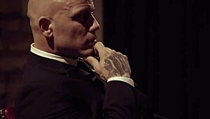 Submissive secretary, serve your boss right now - Jill Kassidy