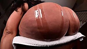 goddess, guide me to worship your massive juicy ass now