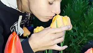 Girlfriend's Pussy Smells Better Than Tulips, Orgasm
