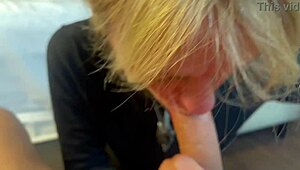 The receptionist couldn’t believe my cock in the morning, sucked and swallowed my cum fast