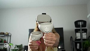 Hloupá nevlastní máma podvedená VR gamerem nevlastním synem v 4K akci.