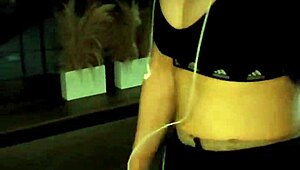 Mi Amiga Estefani Del Gym, La Convenci De Venir Y Es Una Puta Caliente.