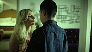 Nevlastní máma svádí nevlastního syna v manželské posteli