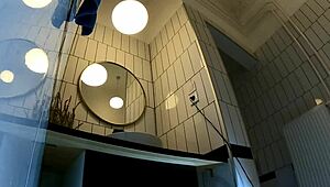 oh man, all natural super model with big tits n big ass in bathroom, no panties, damn