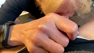 The receptionist couldn’t believe my cock in the morning, sucked and swallowed my cum fast