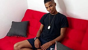 mi hermanastra me besa y terminamos follando